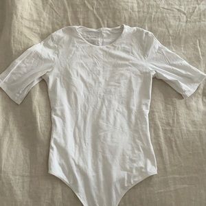 White Everlane stretch shortsleeve bodysuit
